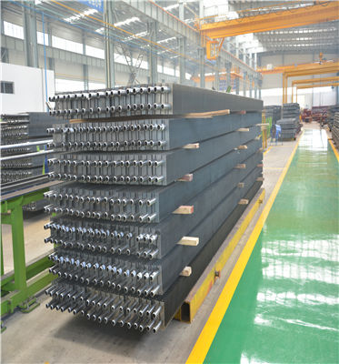 Котел с оребренными трубами типа H с самоочищающимися свойствами, рекуперацией тепла отходящих газов и антиабразивными характеристиками